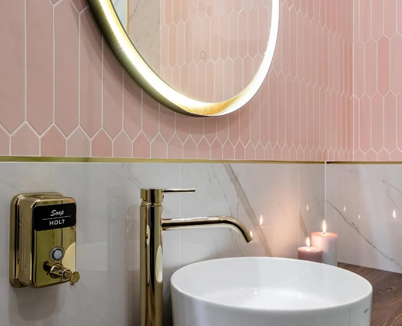 Holt Old Town Luxury Suites Bukarest Apartman