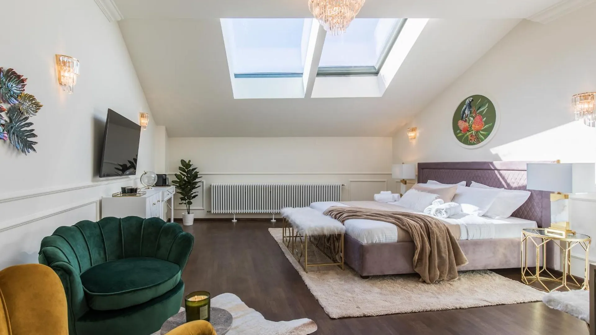 Holt Old Town Luxury Suites Bucharest
