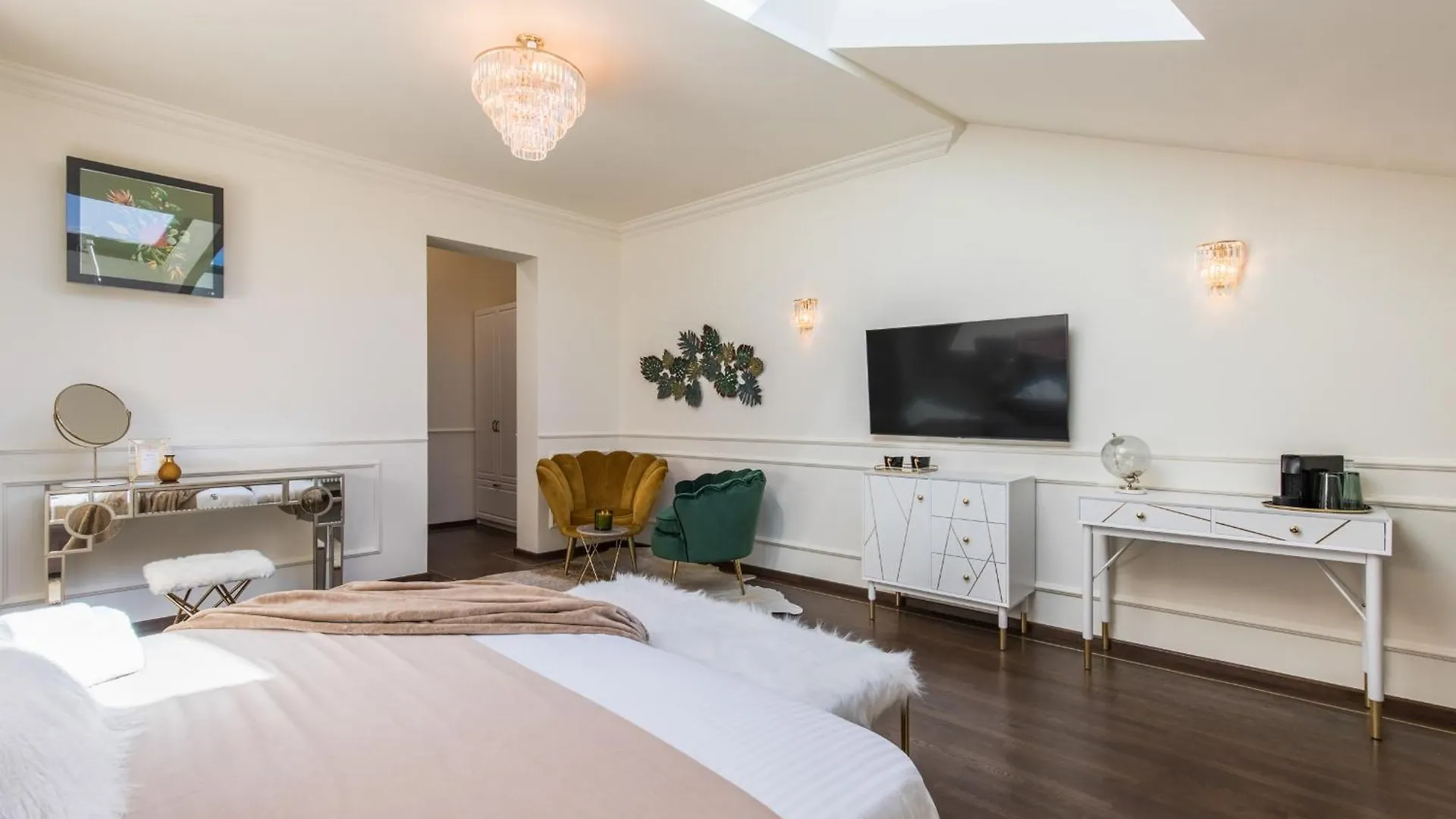 Holt Old Town Luxury Suites Bucharest Apartment