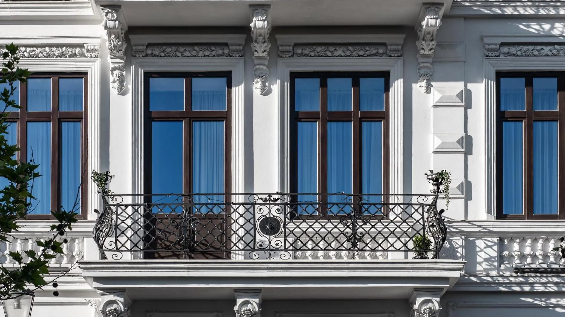 Holt Old Town Luxury Suites Bucharest