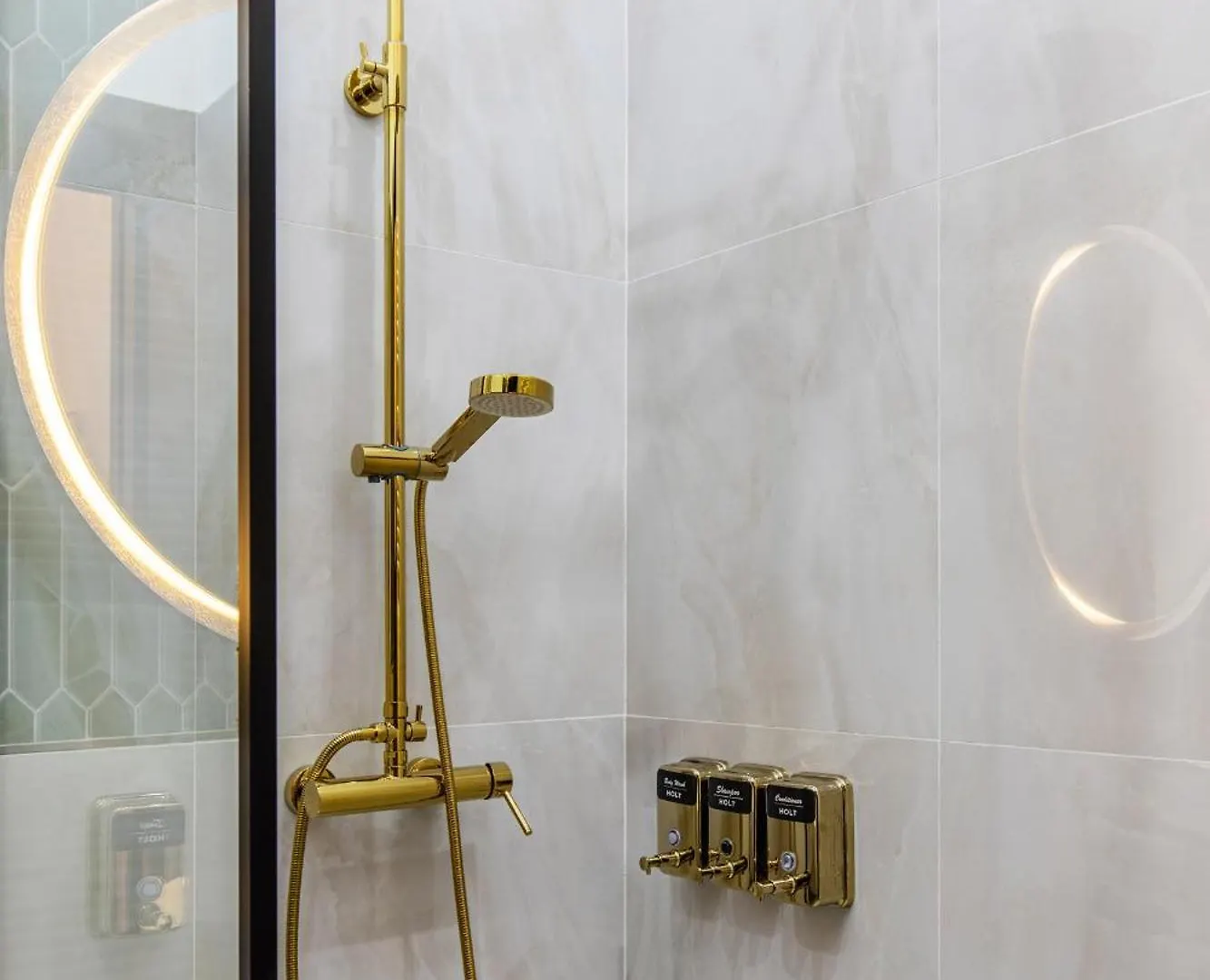 Holt Old Town Luxury Suites Bucharest
