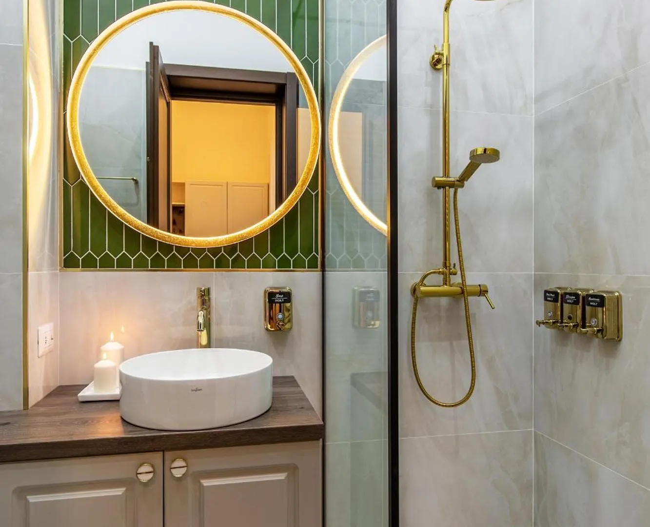 Holt Old Town Luxury Suites Bucharest
