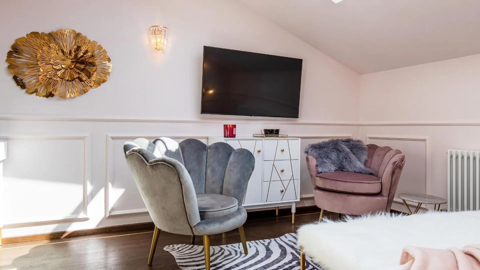 Holt Old Town Luxury Suites Bucharest