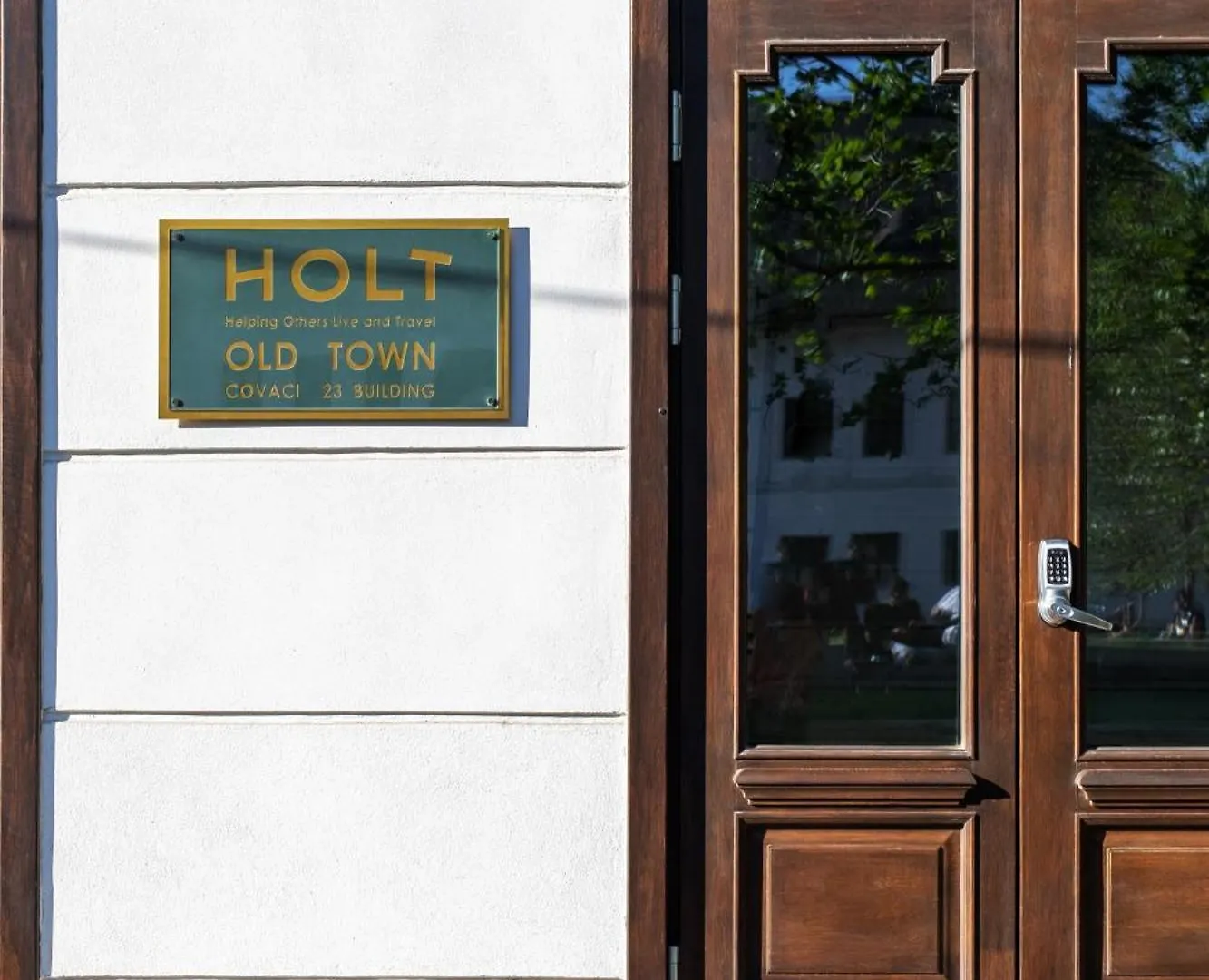 Holt Old Town Luxury Suites Bucharest 0*,