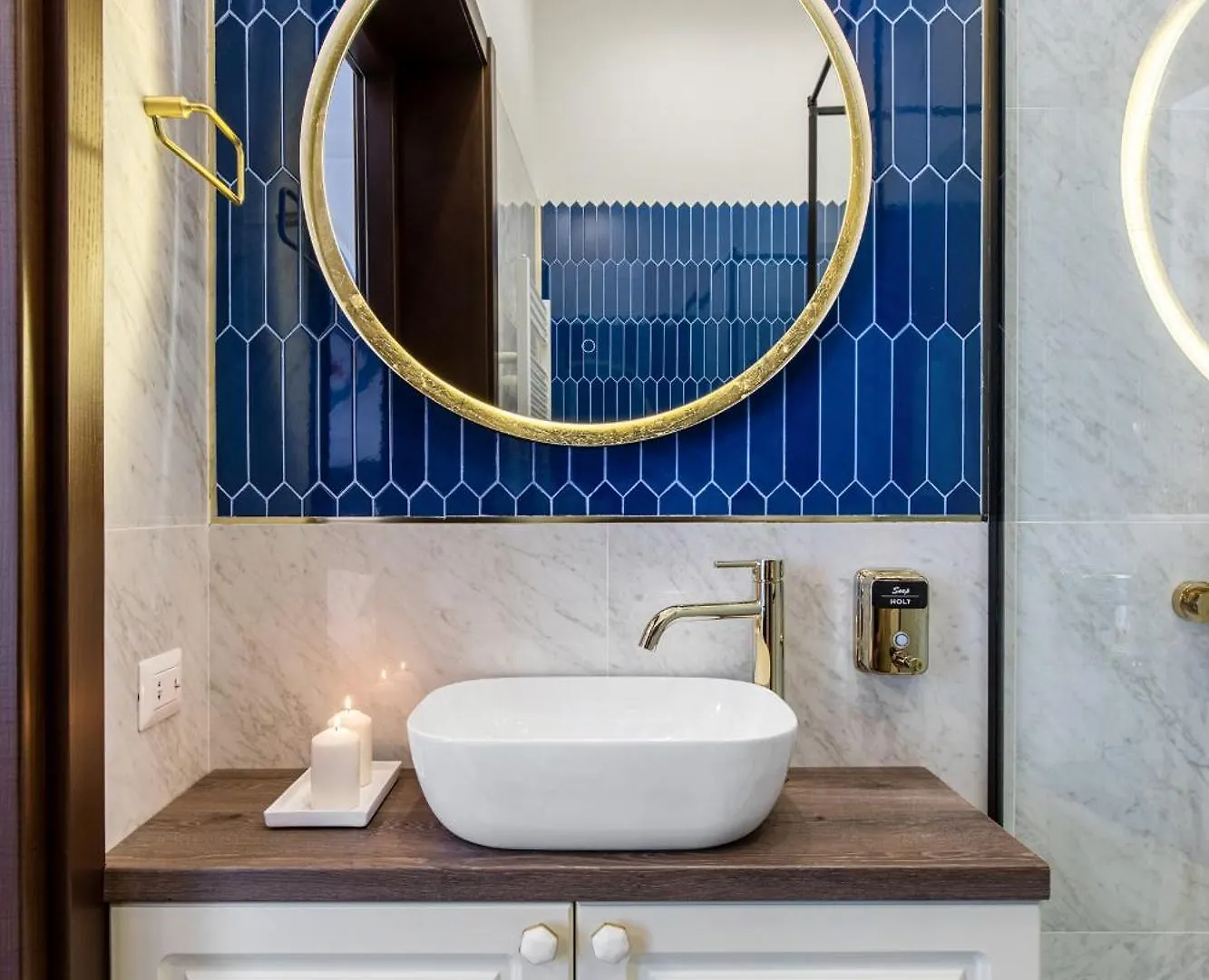 Holt Old Town Luxury Suites Bucharest Apartment