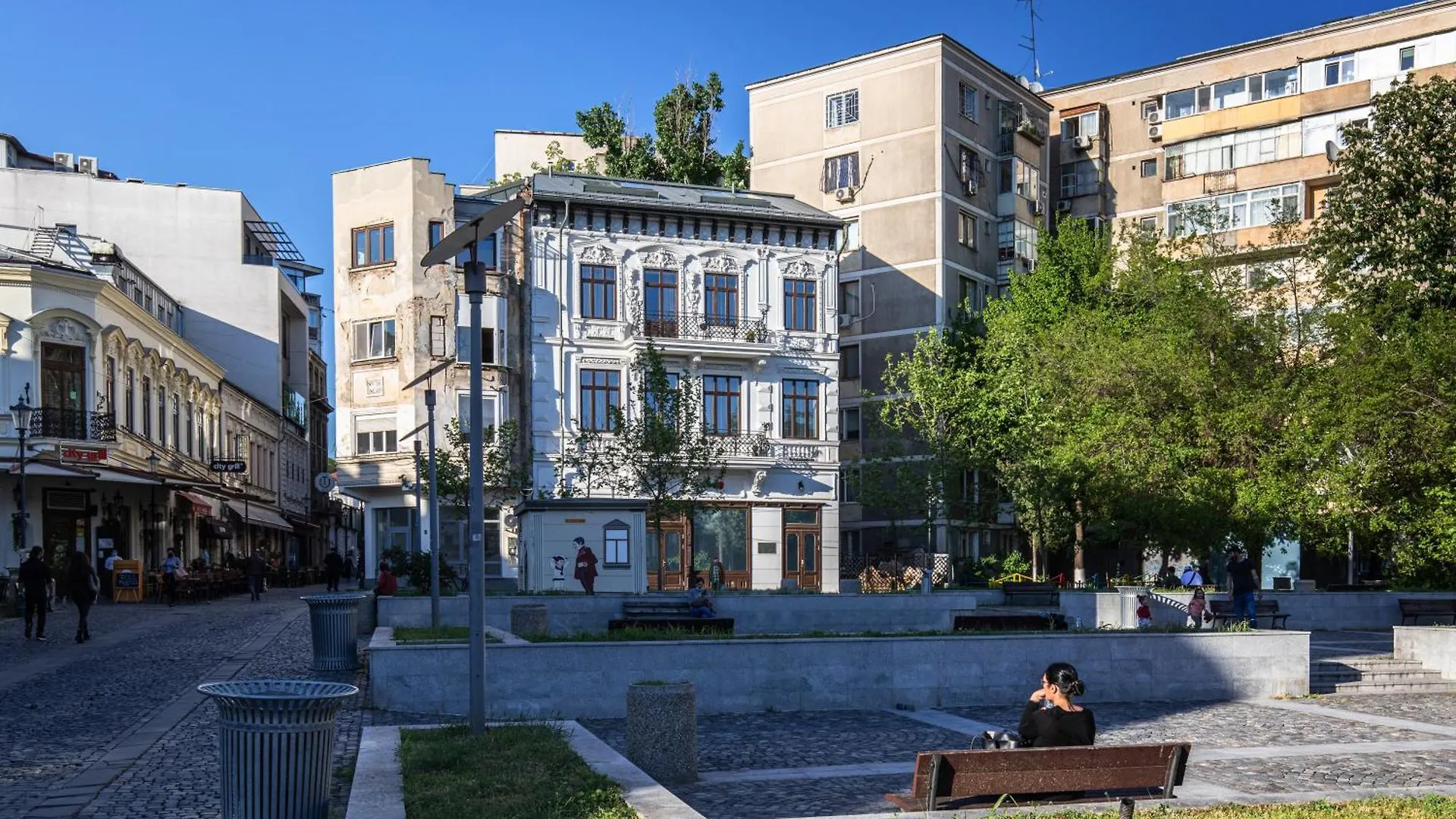 Holt Old Town Luxury Suites Бухарест